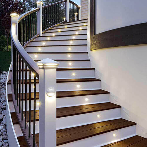 Đèn led cầu thang giúp chiếu sáng lối đi và tạo điểm nhấn cho không gian