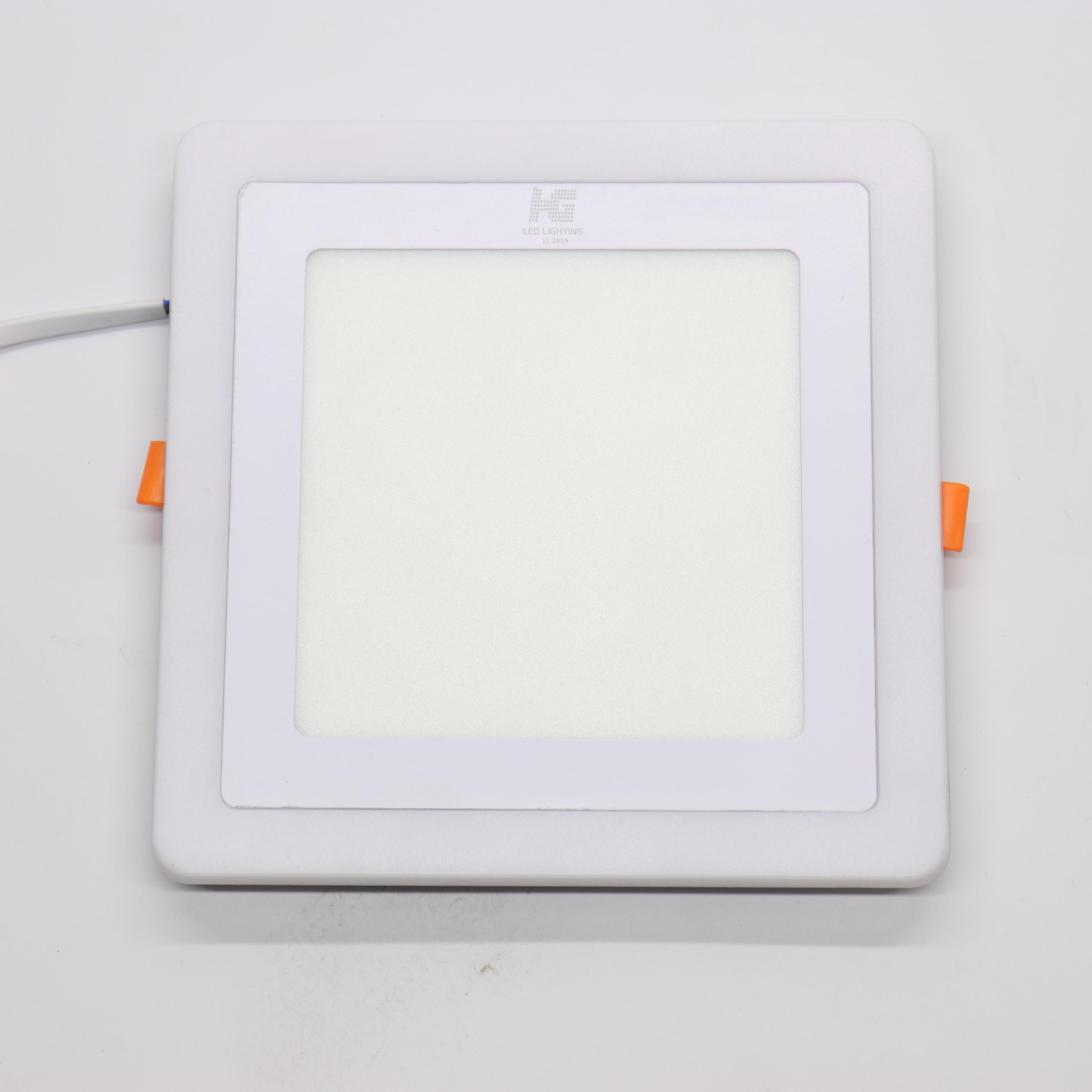Đèn led âm trần vuông